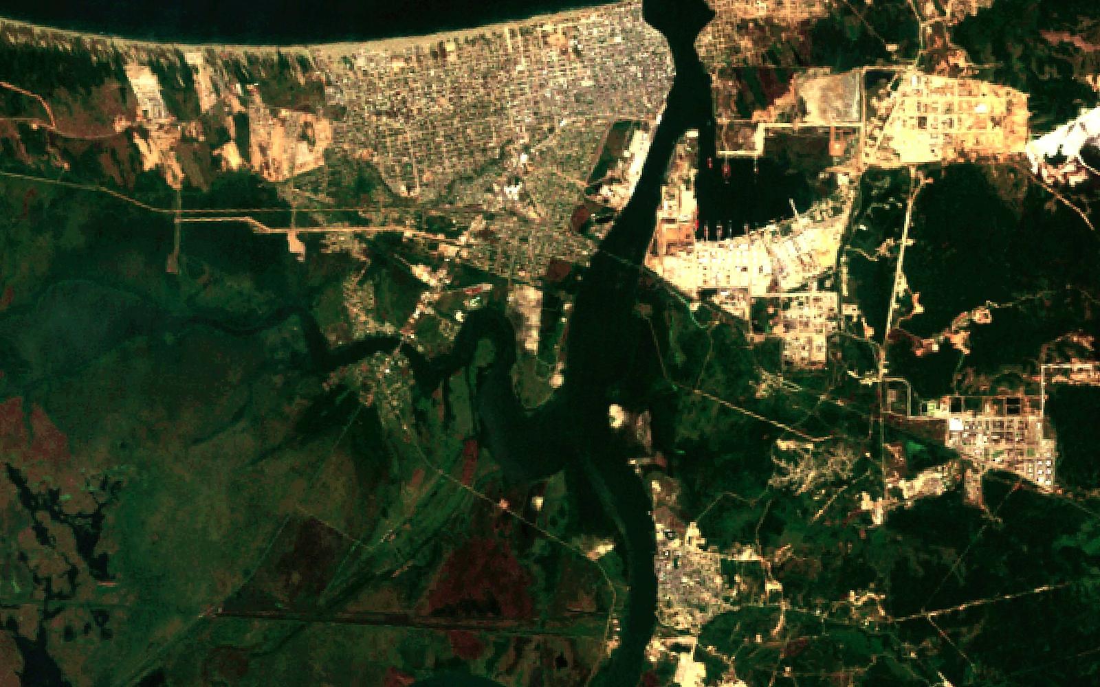 Imagen satelital de la región de Coatzacoalcos centrada en el predio, 1986