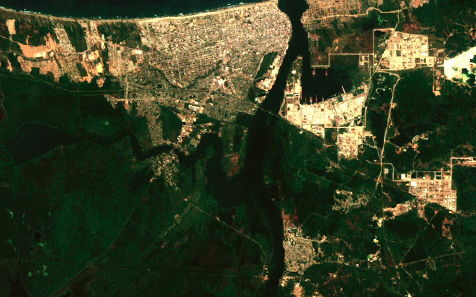 Imagen satelital de la región de Coatzacoalcos centrada en el predio, 1993