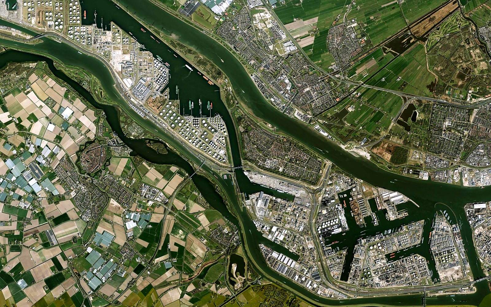Vista satelital de Botlek y Europoort, Rotterdam